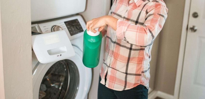 Hoe kun je het beste de wasmachine schoonmaken?