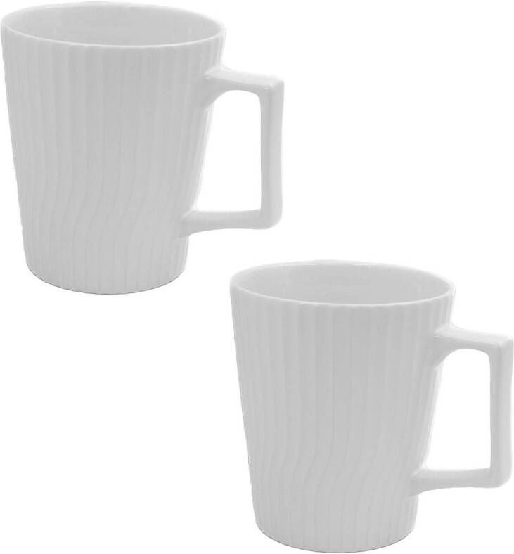 Intirilife 2x Koffiekop in Wit een inhoud van 400 ml 12.5 x 7.1 9.4 x 10.5 cm Theekopje met geribbeld patroon mok met handvat drinkbeker voor koffie thee melk cacao en nog veel meer