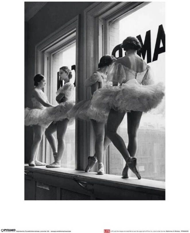 Merkloos Kunstdruk Time Life Ballerinas in Window 30x40cm