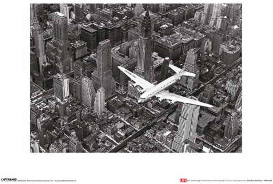 Merkloos Kunstdruk Time Life Dc-4 Over Manhattan 30x40cm