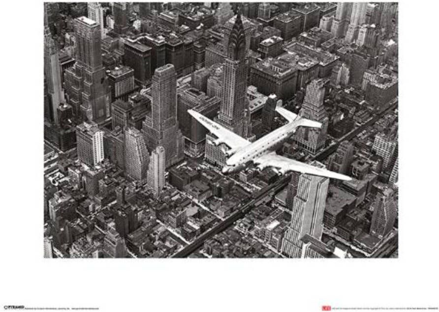 Merkloos Kunstdruk Time Life DC-4 Over Manhattan 40x50cm