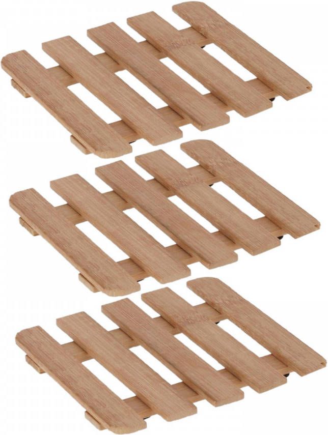 Gerimport Set van 3x stuks pannenonderzetter van hout vierkant 15 x 15 cm Panonderzetters