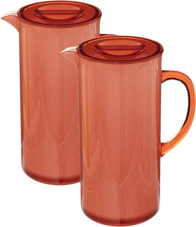 5five Set van 3x stuks sapkan schenkkan karaffen met deksel 1950 ml rood Formaat: 18 x 10 5 x 25 cm Materiaal: kunststof