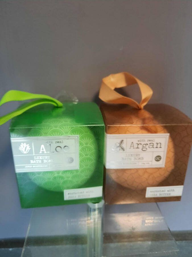 Accentra bath bombs verrijkt met shea boter -met echte argan -met echte aloë vera bruisballen voor bad badbruisballen