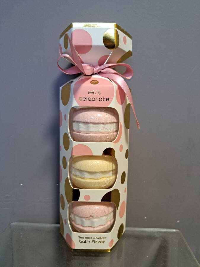 Accentra bruisballen let's celebrate macarons 3 stuks tea rose velvet leuk geschenk origineel verjaardag moeder dag kerst vriend vriendin