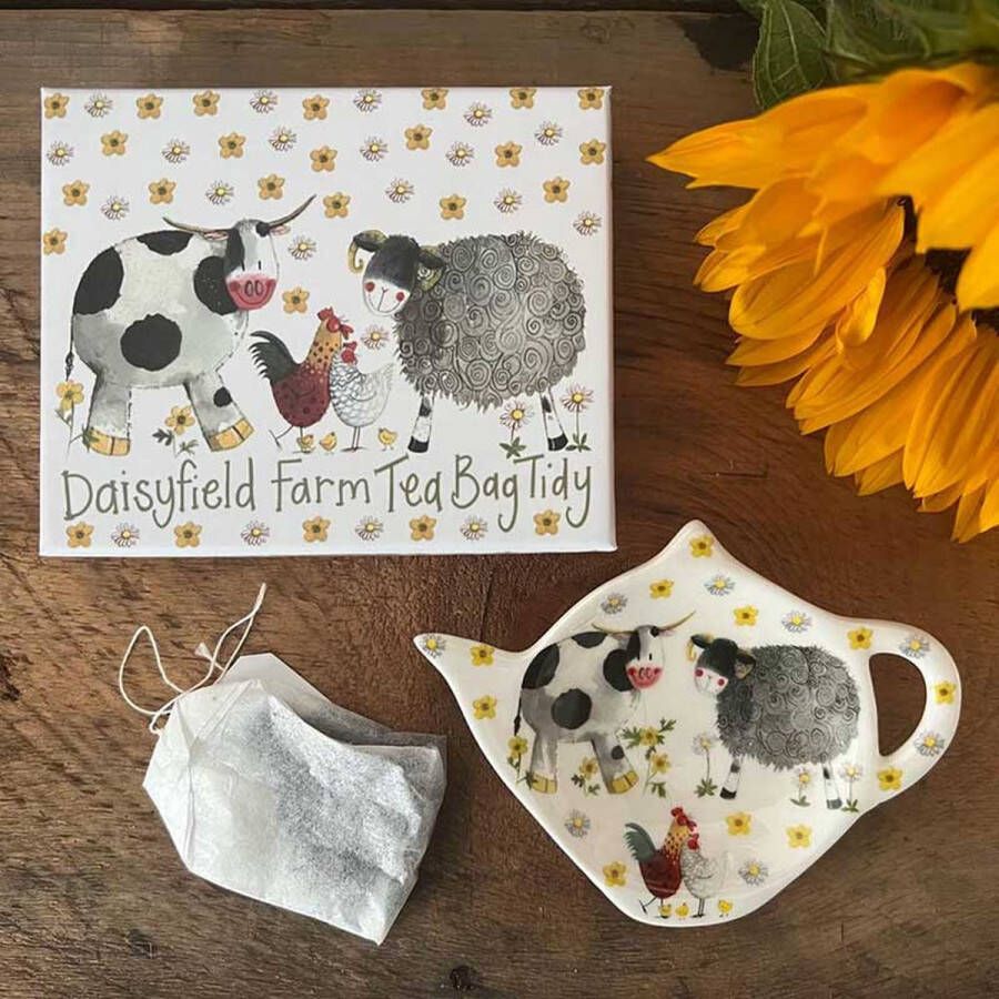 Alex Clark Art Alex Clark Tea Bag Daisyfield Farm ~ Theezakje schotel Boerderij