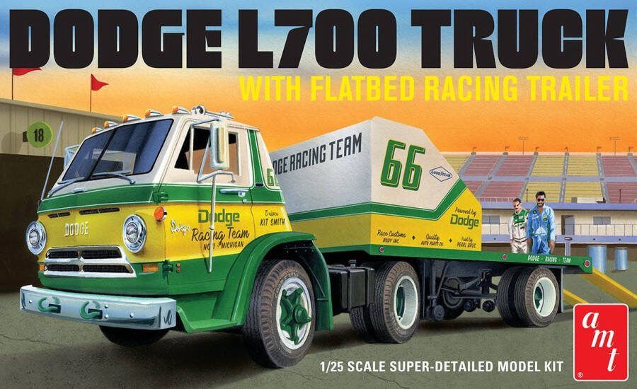 AMT 1:25 1368 Dodge L700 1966 Truck met Flatbed Racing Trailer Plastic Modelbouwpakket