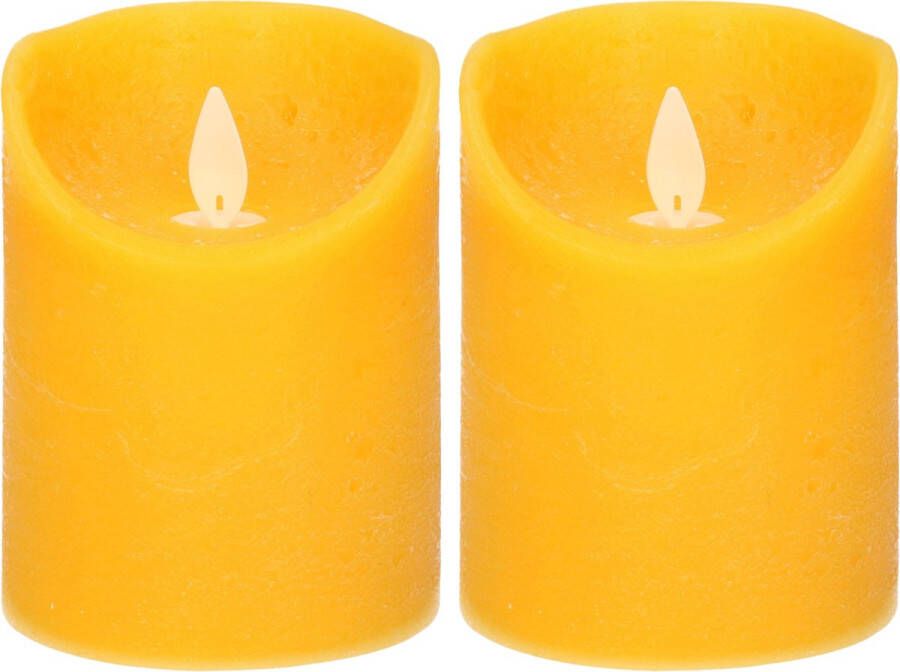 Anna's Collection 2x Oker gele LED kaarsen stompkaarsen 10 cm Luxe kaarsen op batterijen met bewegende vlam