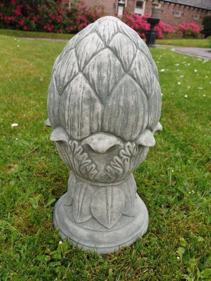 Atw tuinbeeld beton dennenappel
