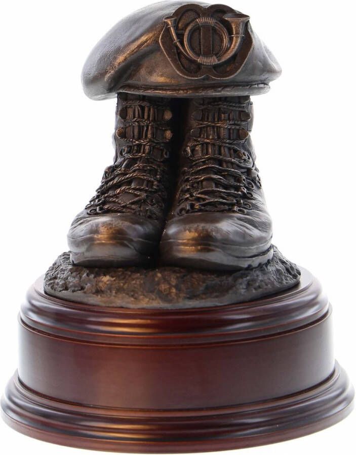 Ballantynes Boots and Beret Garde Jagers bronzen beeld Luchtmobiel