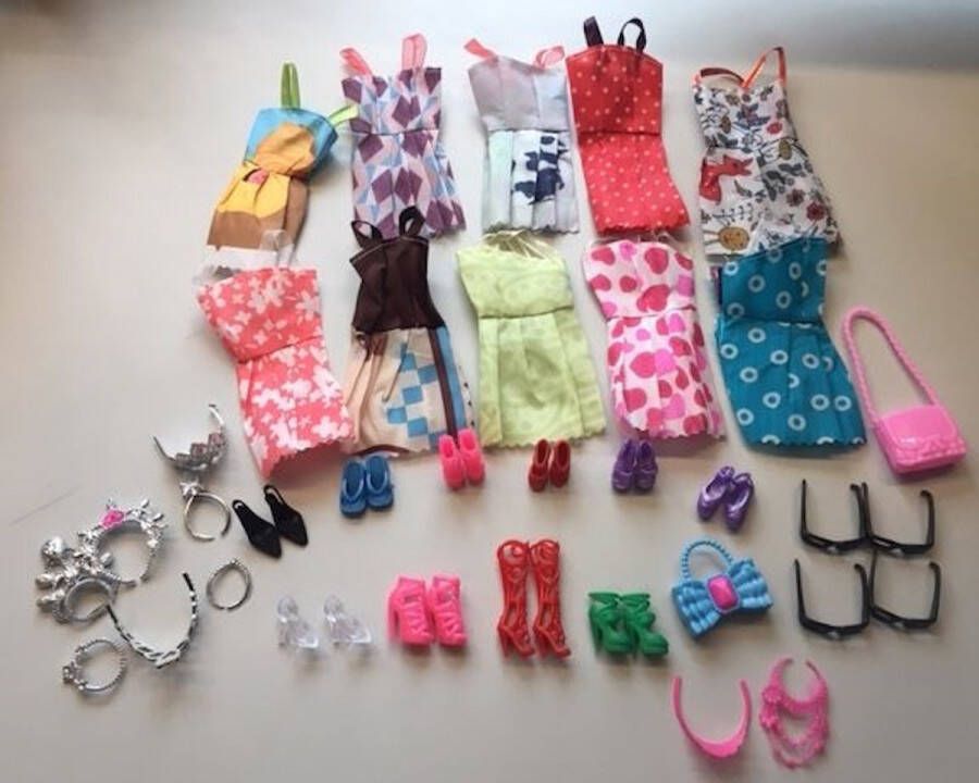 Barbie Kleertjes (32 stuks) Jurken Schoentjes Accessoires