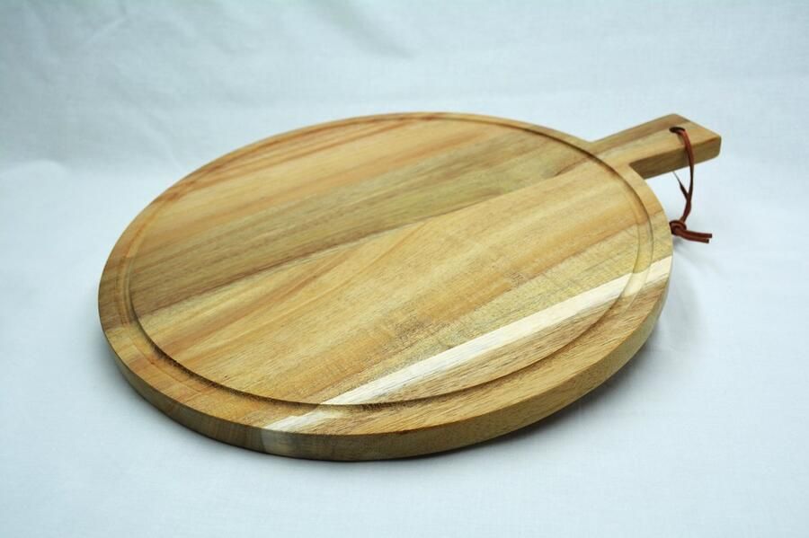Beckers Products Acacia hout Serveerplank Tapasplank Borrelplank Pizzaplank 30cm rond met handvat Sapgeul
