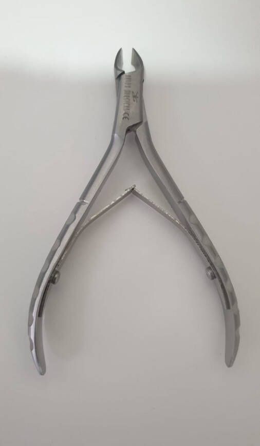Belux Surgical Instruments Professionele Nagelknipper Manicure & Pedicure RVS 11 cm 1+1 Gratis