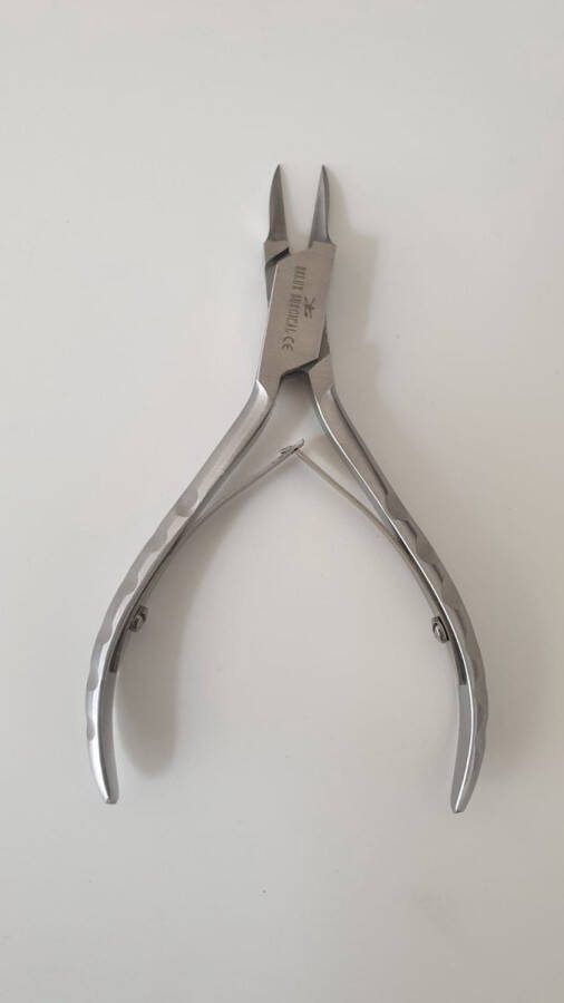 Belux Surgical Instruments Professionele nagelknipper Stevige huidschaar met lang handvat voor nagelriemen (Nail Cutter) scherpe en uitstekende uiteinden RVS-dubbele veer 13.5 CM