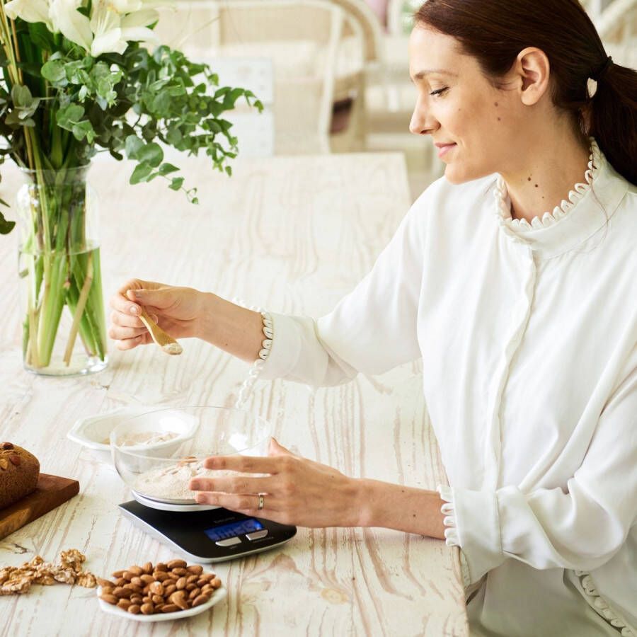 Beurer KS 25 Digitale keukenweegschaal 1.2 liter kom 3 kg Tarra functie Op 1 gram nauwkeurig Incl. batterijen Zwart