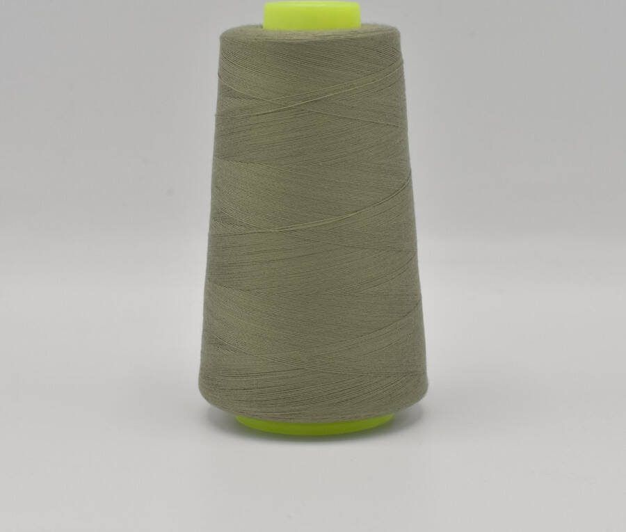 Big in Fabric Overlock Garen per 4 stuks 3000 Yards (2742 meter) per stuk In 36 kleuren leverbaar Khaki