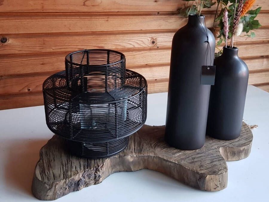 Bob Bijzonder Binnenhuisaccessoires Van Bob bijzondere binnenhuis accessoires windlicht zwart ijzer