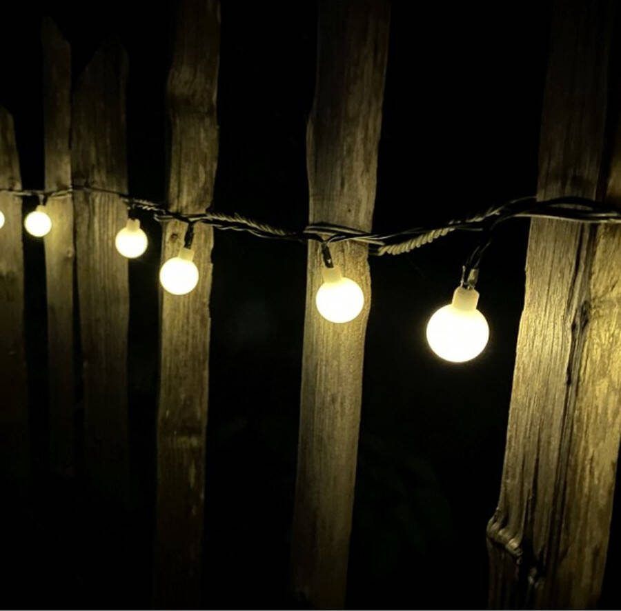 Bron Solar LED lichtsnoer 100 melkglas bol lampjes met usb poort