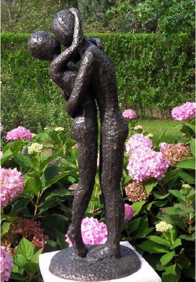 Bronzartes Tuinbeeld modern bronzen beeld zoenend liefdespaar 48 cm hoog