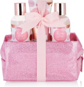 Brubaker Cosmetics Bad- en Doucheset Beauty Sleep Sugared Rose Rozengeur 4-Delige Geschenkset in Praktische Toilettas Roze Roségoud