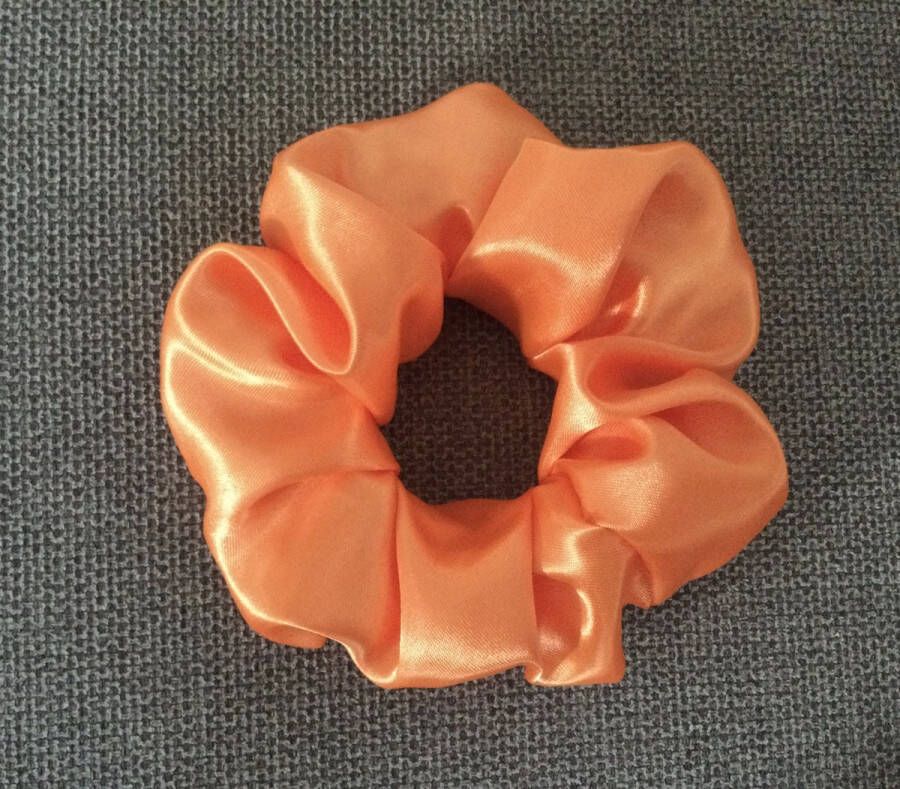 By Willy Scrunchie XL satijn oranje handmade handgemaakt Koningsdag Nederlands Elftal