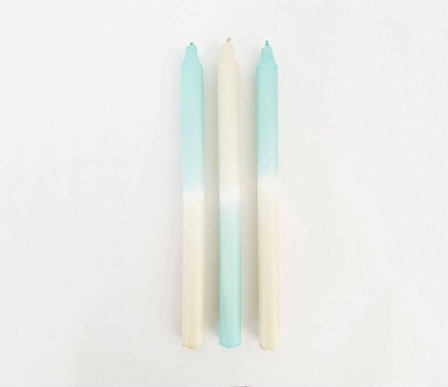 Cactula Dinerkaarsen 3 stuks Dip Dye in de kleuren Blauw Creme 29 x 2.2 cm 12 branduren | Handgemaakt