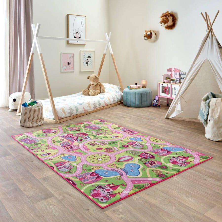 Carpet Studio Sweet Town Speelkleed Roze – Speelmat 140x200cm Vloerkleed Kinderkamer Anti-slip Verkeerskleed