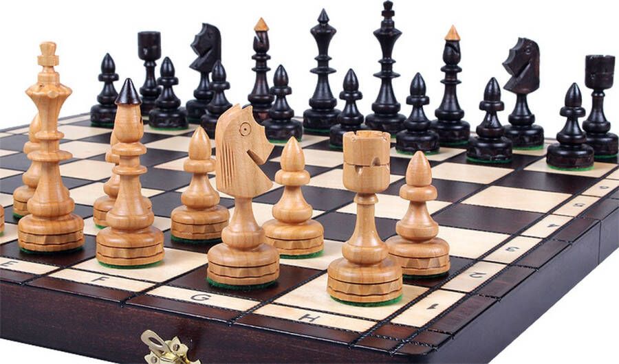 Chess the Game Schaakspel met prachtige kersenhouten schaakstukken!