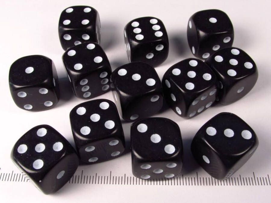 Chessex Opaque Black white D6 16mm Dobbelsteen Set (12 stuks)