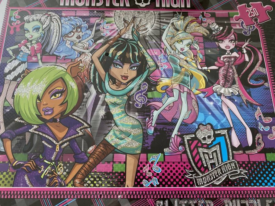 Clementoni Puzzel monster high dance 250 stukjes