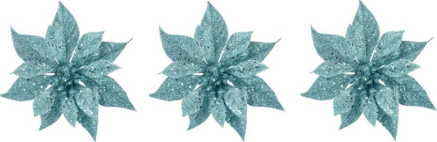 Cosy&Trendy 3x stuks decoratie bloemen kerststerren ijsblauw glitter op clip 18 cm Decoratiebloemen kerstboomversiering