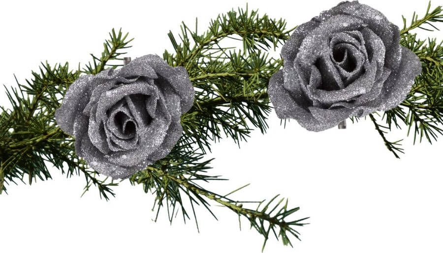 Cosy & Trendy 2x stuks kerstboomversiering bloemen op clip zilver en besneeuwd 9 cm Kersthangers