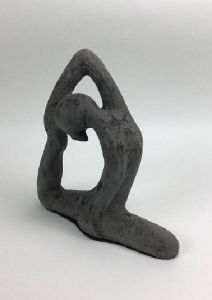 CottonCounts Yoga beeld grijs (rustic) keramiek circa 30 cm hoog