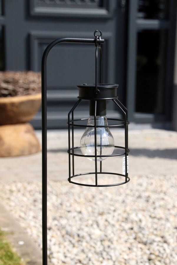 Countryfield Solar LED hanglamp met tuinsteker Laad zichzelf overdag op! Gaat vanzelf aan als het donker is In 3 delen op te zetten Tuinsteker metaal Tuinsteker balans Hanglamp Hanglantaarn buiten tuinfakkel 90cm zwart