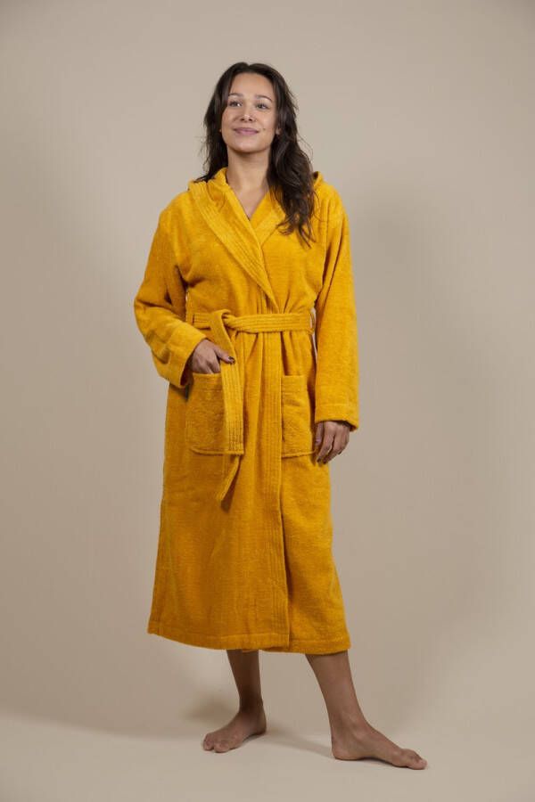 COZYLION Luxe badjas Dames & Heren Capuchon (Okergeel) L XL Unisex Comfortabele gele ochtendjas badjas met ruime zakken – Geel Mosterd Oker – Voor Thuis Sauna Spa Wellness of Hamam