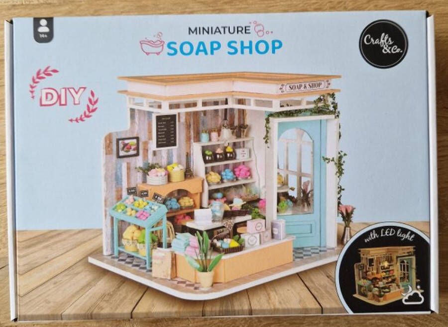 Crafts & Co. Crafts & Co Miniature SOAP SHOP om zelf te maken DIY met Led verlichting