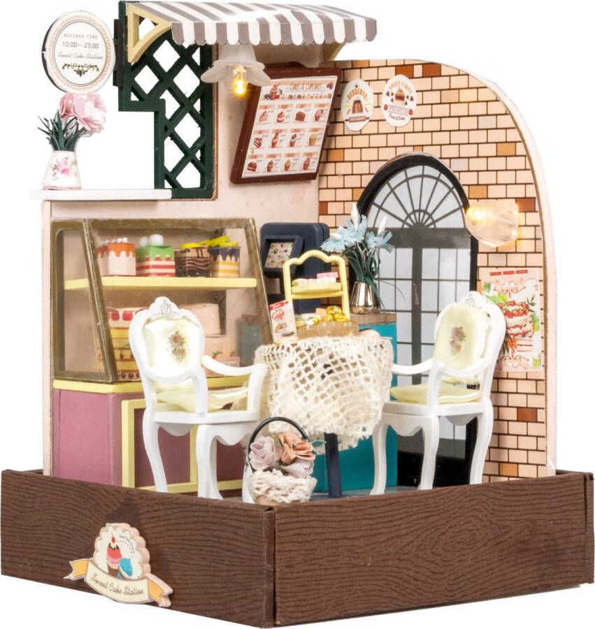 Crafts&Co Modelbouwpakket Miniatuur Poppenhuis Winkeltje 'Sweet Cake Station