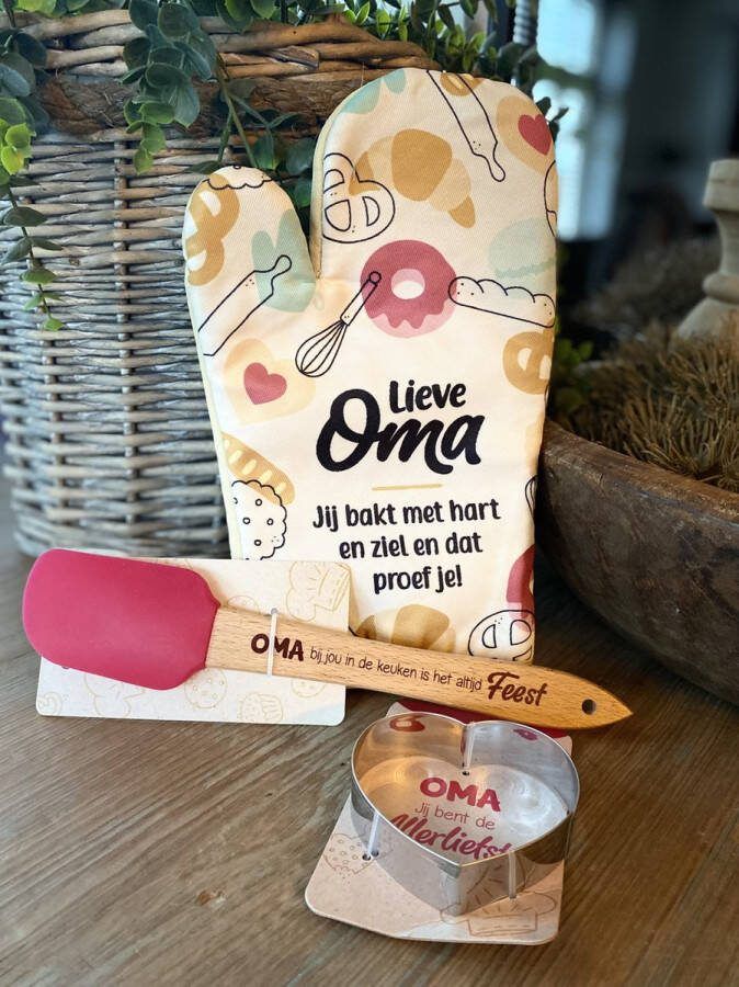 Creaties van hier Oma Ovenwant Oma Met Houten Hartje Spatel Oma Koekvorm Oma