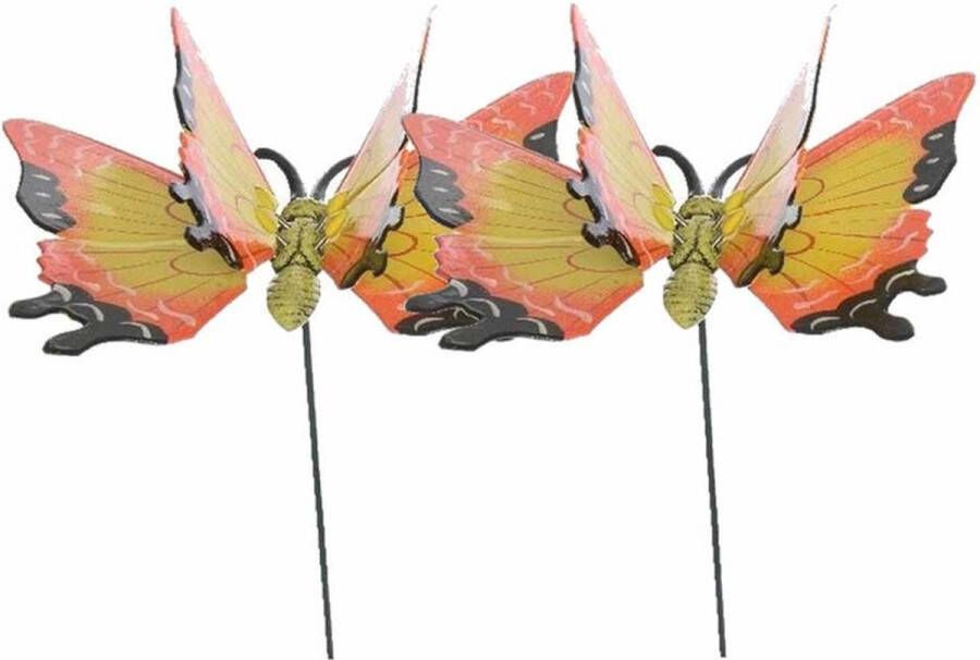 Merkloos Sans marque Set van 2x stuks metalen vlinder geel oranje 11 x 70 cm op steker Tuindecoratie vlinders Dierenbeelden