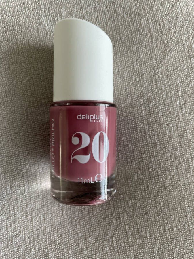 Deliplus nagellak nr 20. Rose. Blijft zeer lang zitten. Van het mooie Spaanse merk