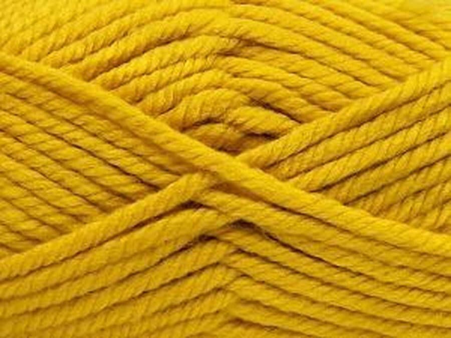DEWOLWINKEL.NL Chunky knit yarn geel kleur garen wol breien pendikte 10 12 mm. – dik wolgaren 2 bollen a 200gram 25% superwashwol gemengd met 75% acryl breiwol kopen