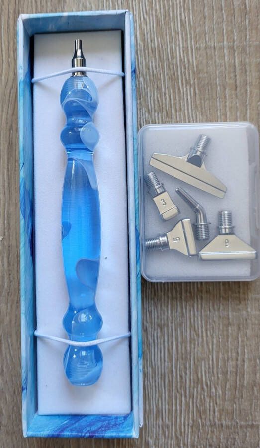 Diamond Painting Shop Diamond Painting Pen blauw luxe uitvoering inclusief opbergdoos 6 opzetstukjes zilverkleurig Ergonomische Diamond Painting pen