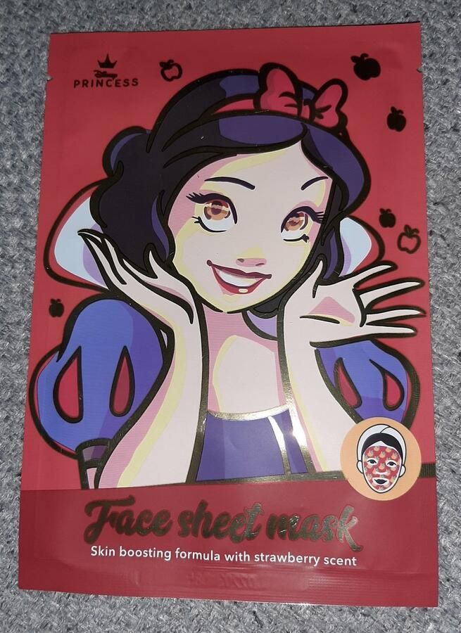Disney princess Face sheet mask snowwhite skin boosting formula strawberry gezichtsmasker sneeuwwitje aardbei tissue masker