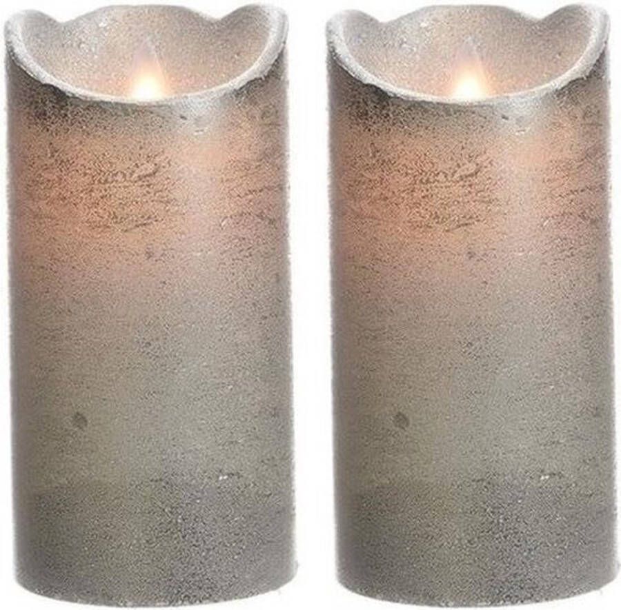 Merkloos Sans marque 2x LED kaarsen stompkaarsen zilver 15 cm flakkerend Kerst diner tafeldecoratie Home deco kaarsen