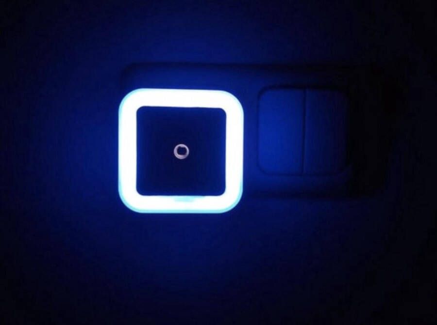Merkloos Sans marque Nachtlampje | Kinderen | Stopcontact | Volwassenen | Stekkerlamp | Baby | Kinderkamer | Stopcontactlamp | Lichtsensor | Sensor | Schemerschakelaar | Stopcontact Lampje Binnen | Duurzaam | Blauw