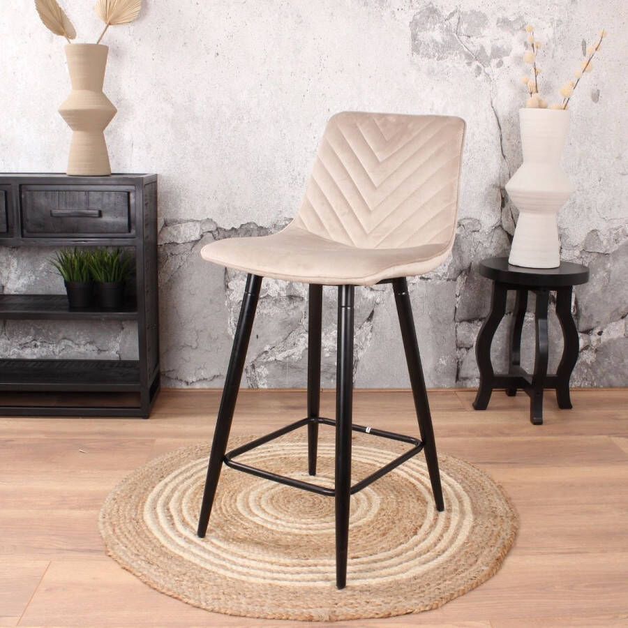 DS4U Gaby Barkruk Velvet Champagne 65 cm Zithoogte Velours Bar Kruk Speelse Sierstiksels Eetkamer Stoel Fluweel Kruk Rugleuning Barstoel met Voetsteun Design Designstoel zitmeubelen barkrukken Zwarte Metalen Poten