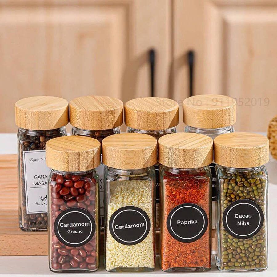 12- Glazen Kruidenpotjes vierkant met Bamboe Deksel Kruidenstrooier Complete set met Strooideksels Voorbedrukte Stickers en Trechter Inhoud 120 ml