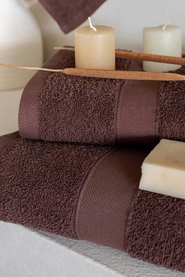 2 grote badhanddoeken 100% katoen 550 g m² extra zacht absorberend en sneldrogend afmetingen 100 x 150 cm chocolade