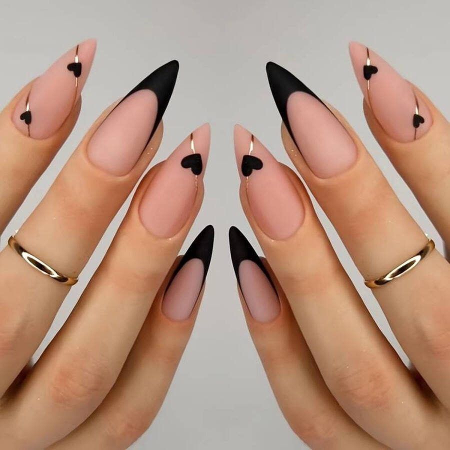 24 stuks Medium Length Press On Nails Black and Nude colored Heart Stiletto French Tips Sterke Punt Nagels Puntige nagels met Acryl nagels Lijm Kunstnagels Inclusief self-adhesive glue en nagelvijl Herbruikbaar makkelijk plaatsen verwijderen