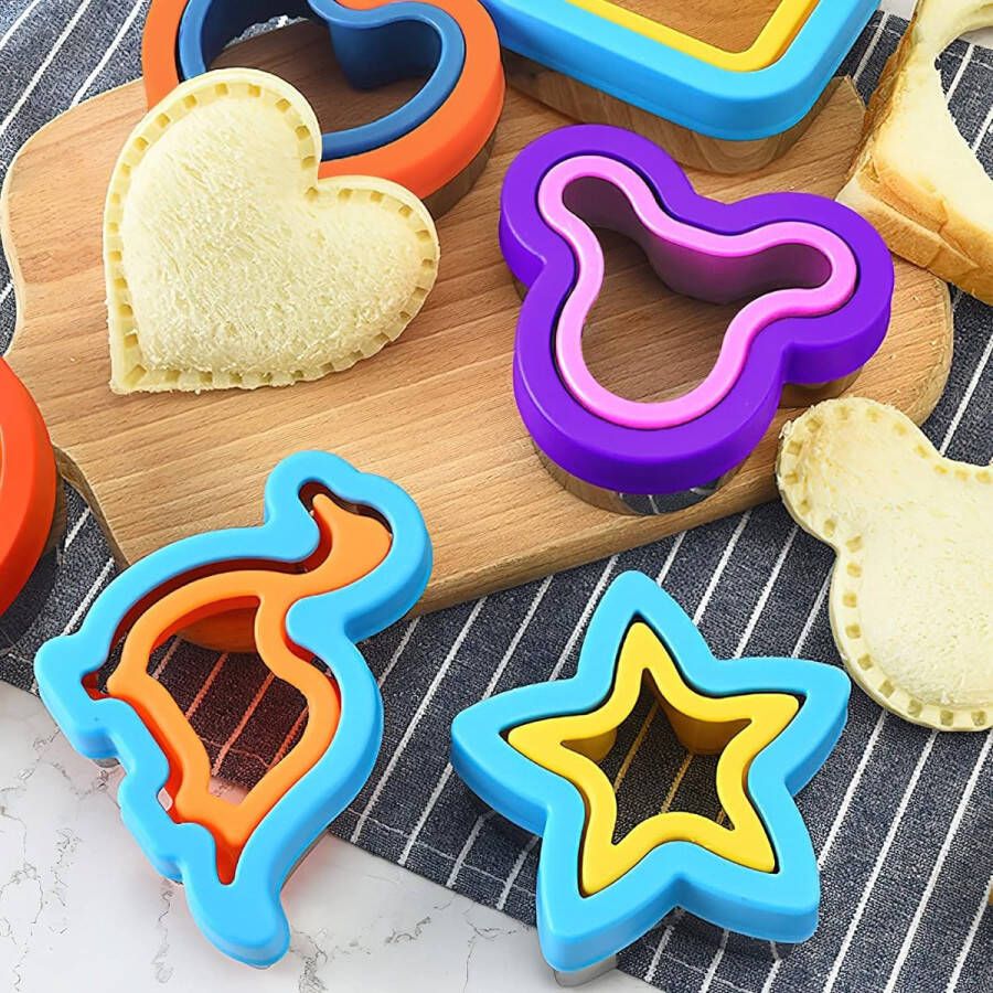 4 stuks sandwichsnijders uitsteekvormen voor kinderen uitsteekvormen voor kinderen decruster sandwichmaker bento lunchbox met Mickey Mouse dinosaurus ster en hartvorm